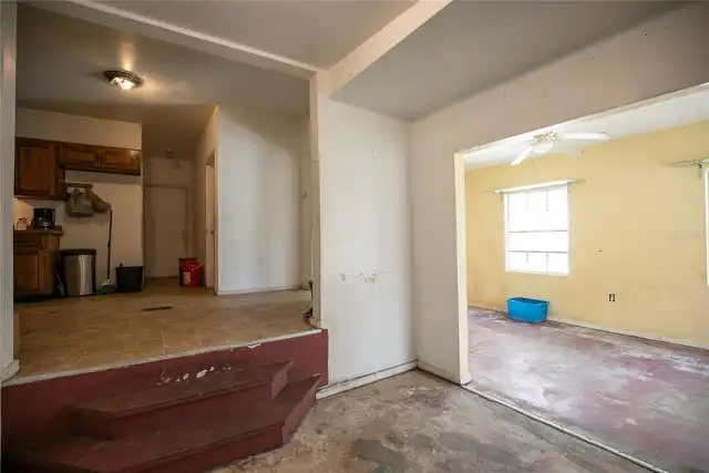 Listing Photo 12