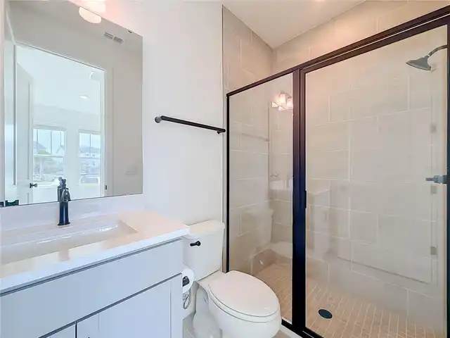 Listing Photo 12