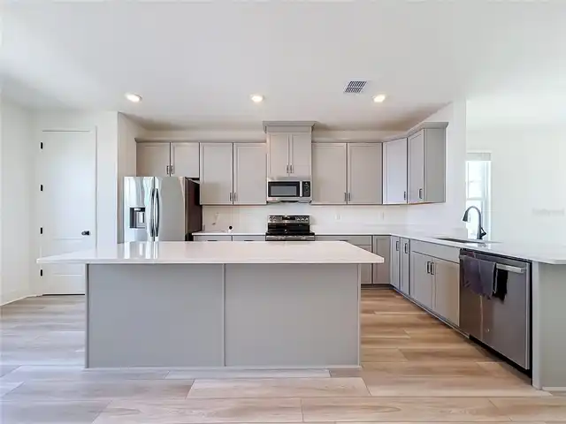 Listing Photo 16