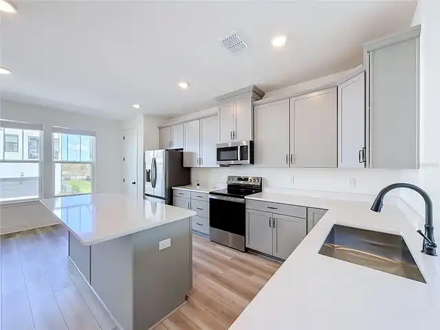 Listing Photo 17
