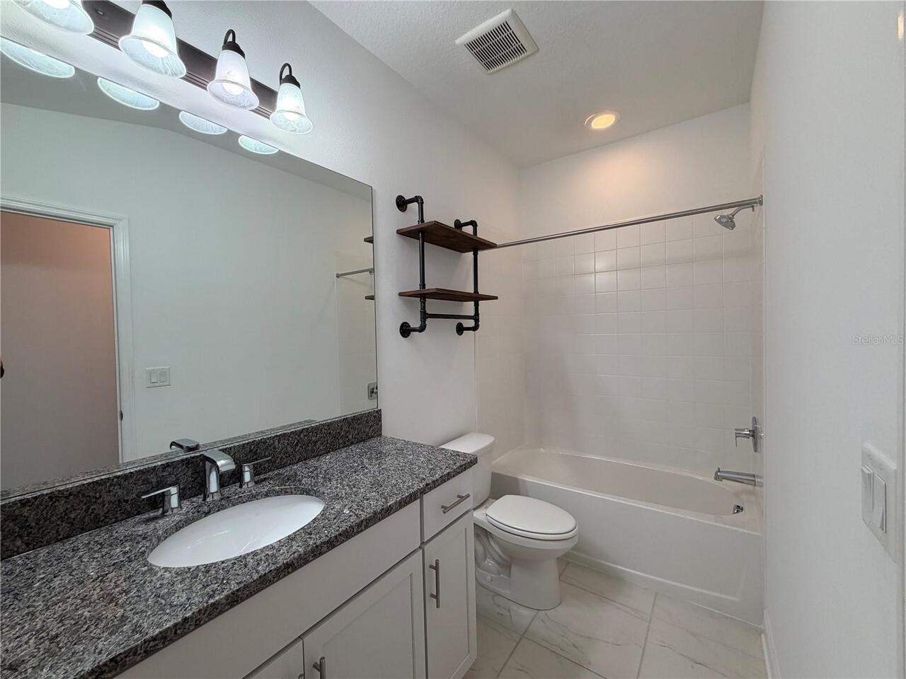 Listing Photo 12