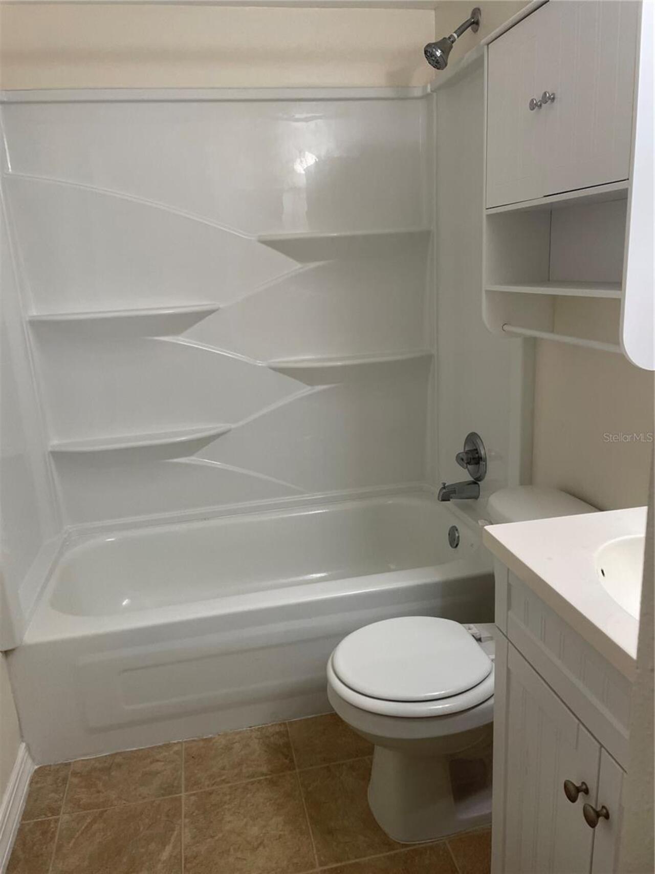 Listing Photo 12