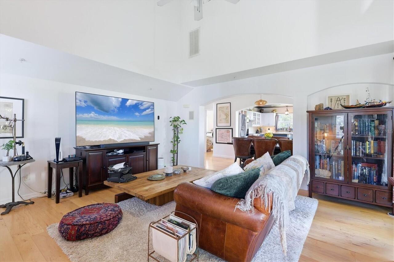 Listing Photo 12