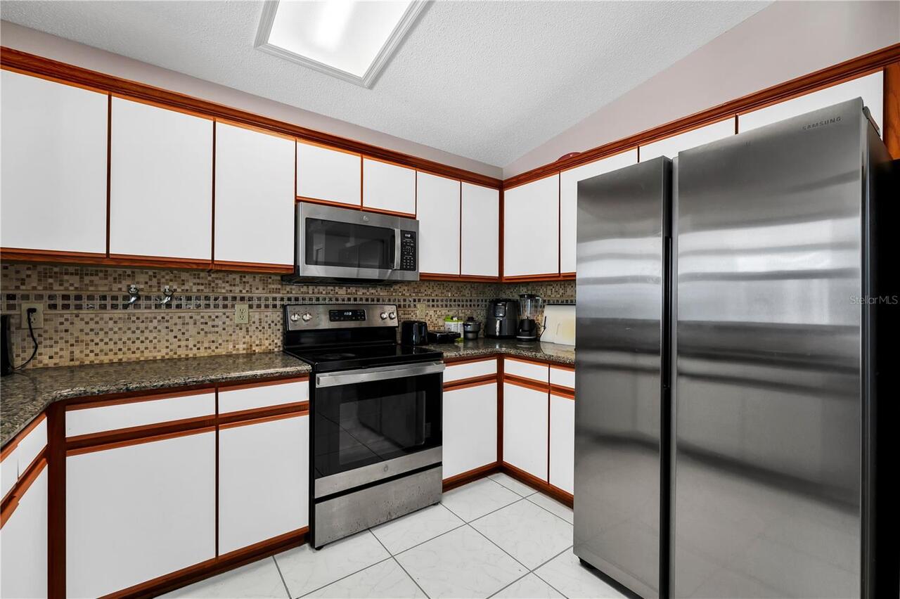 Listing Photo 10