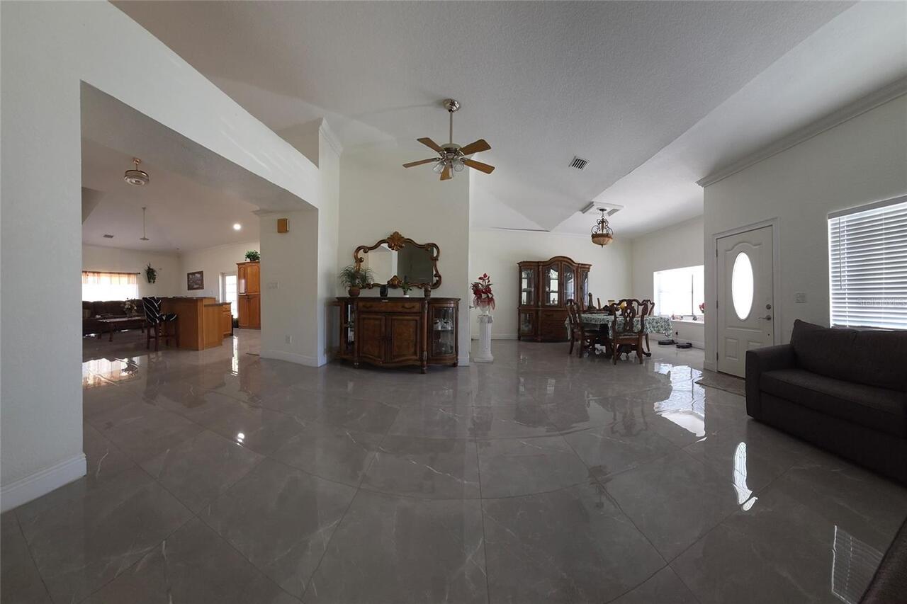 Listing Photo 12