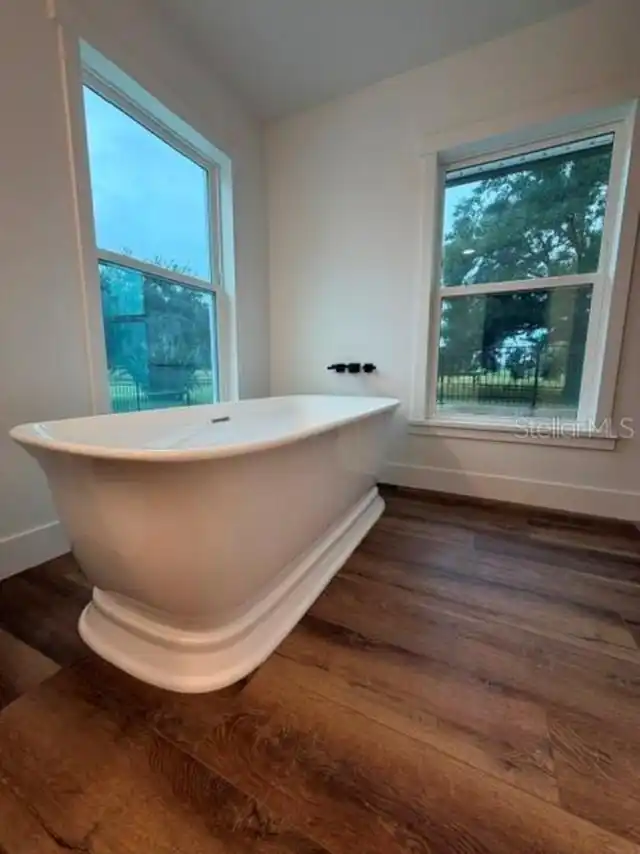 Listing Photo 23