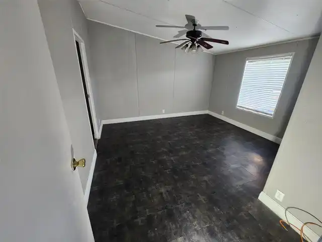 Listing Photo 8