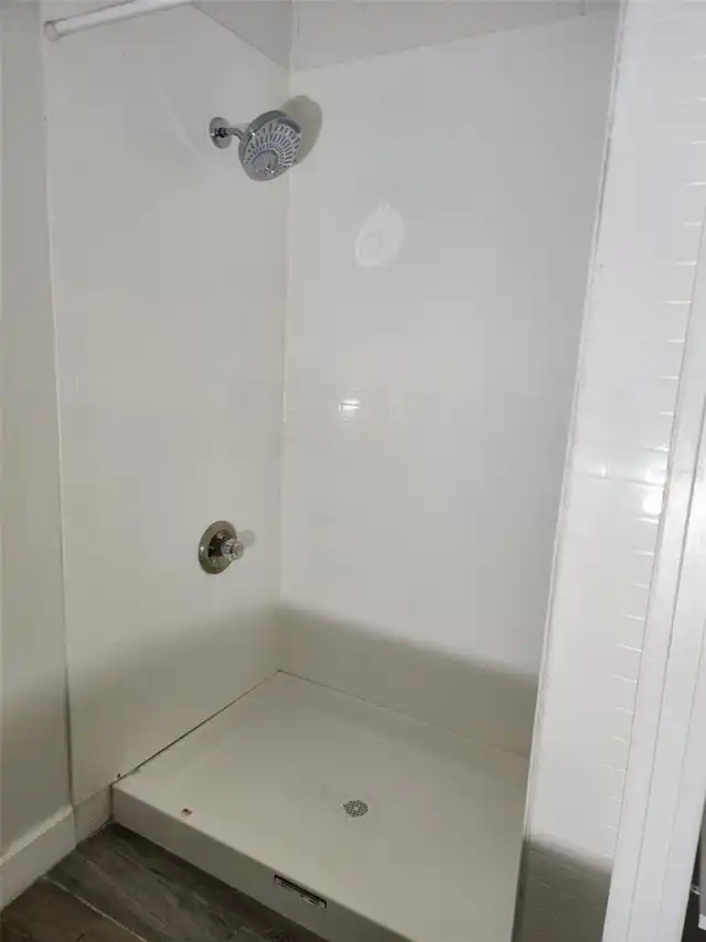 Listing Photo 14