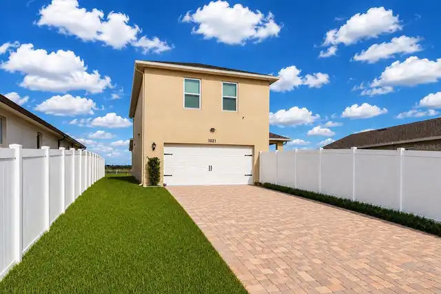 Listing Photo 12