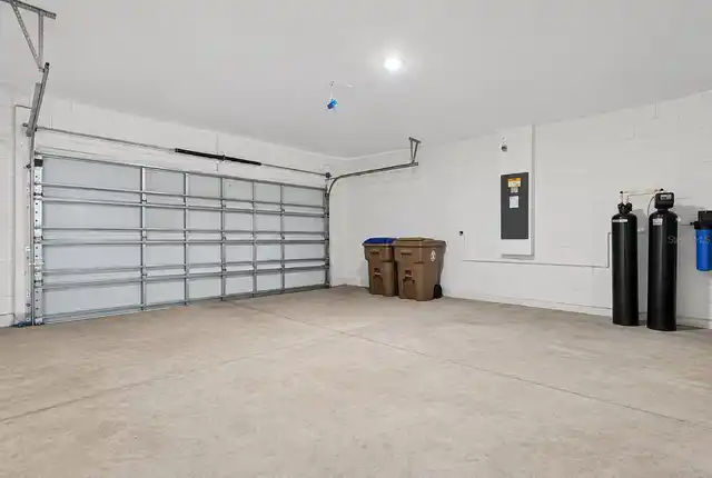 Listing Photo 14