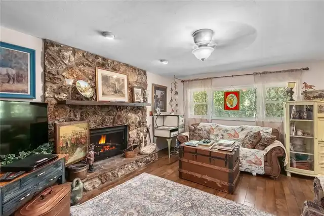 Listing Photo 16