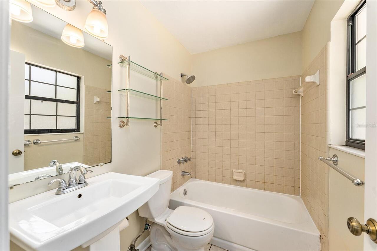 Listing Photo 12