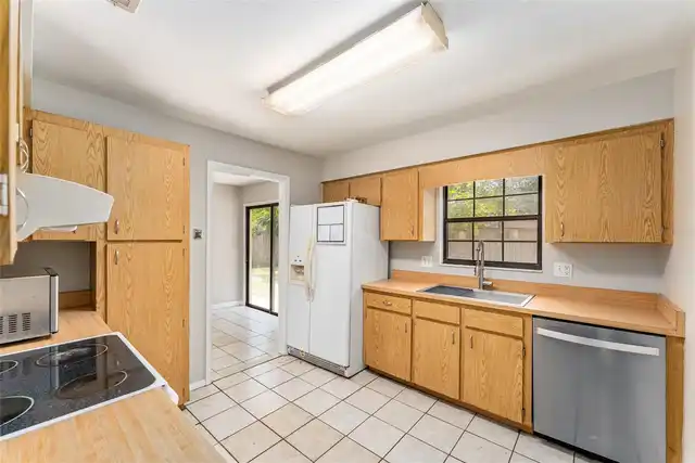 Listing Photo 8