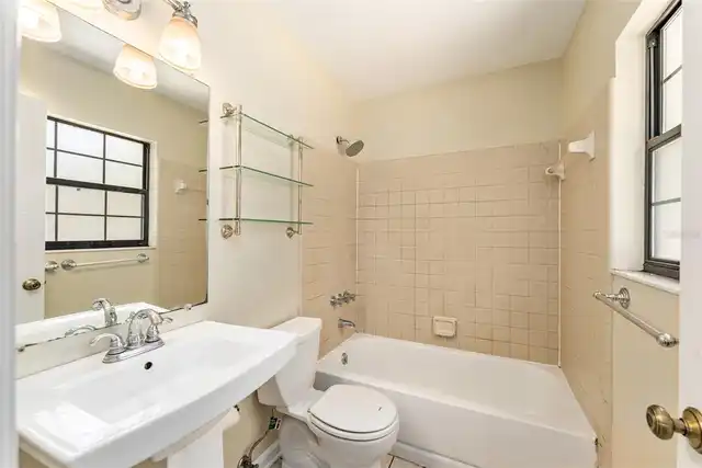 Listing Photo 12