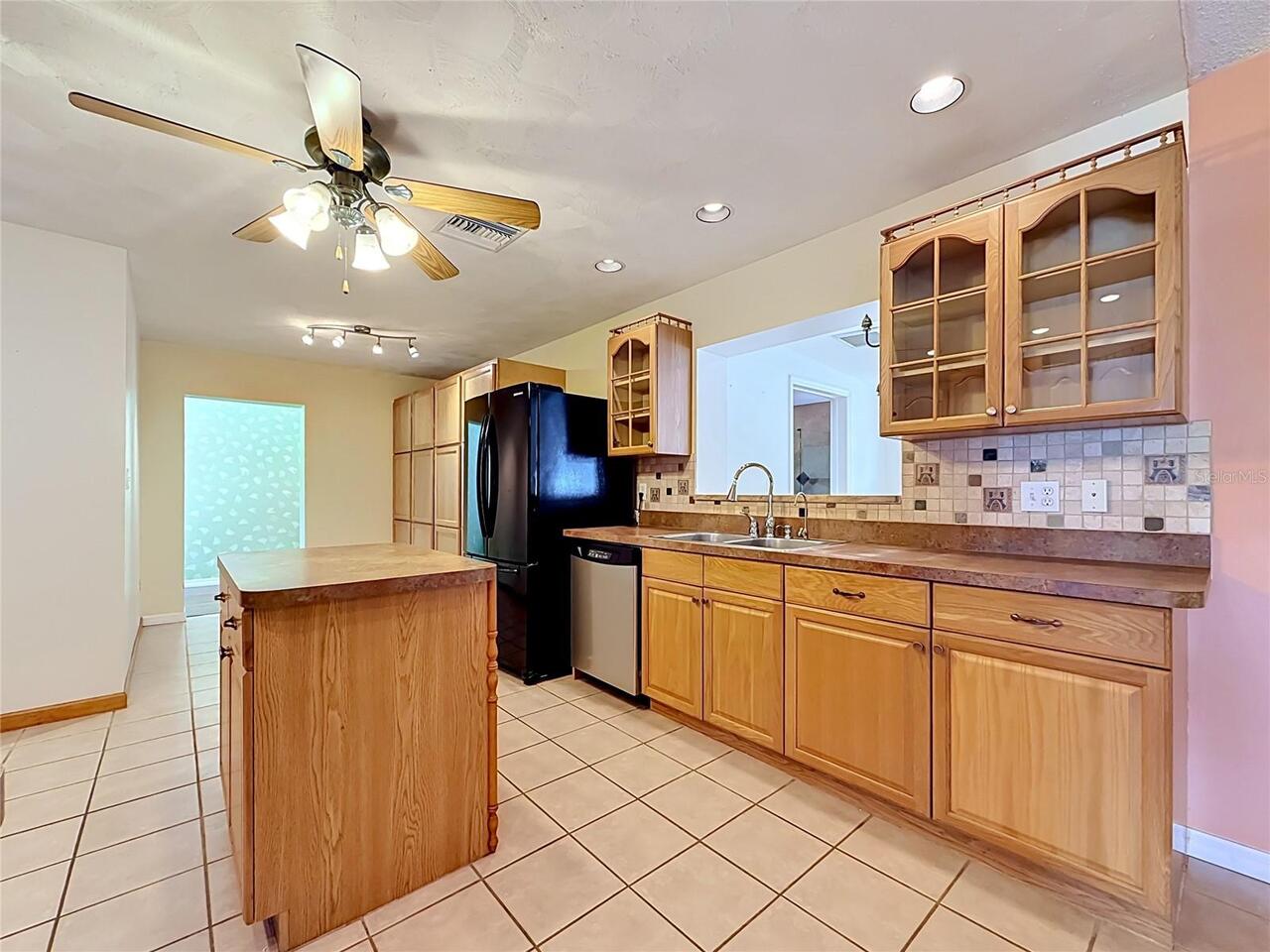 Listing Photo 17