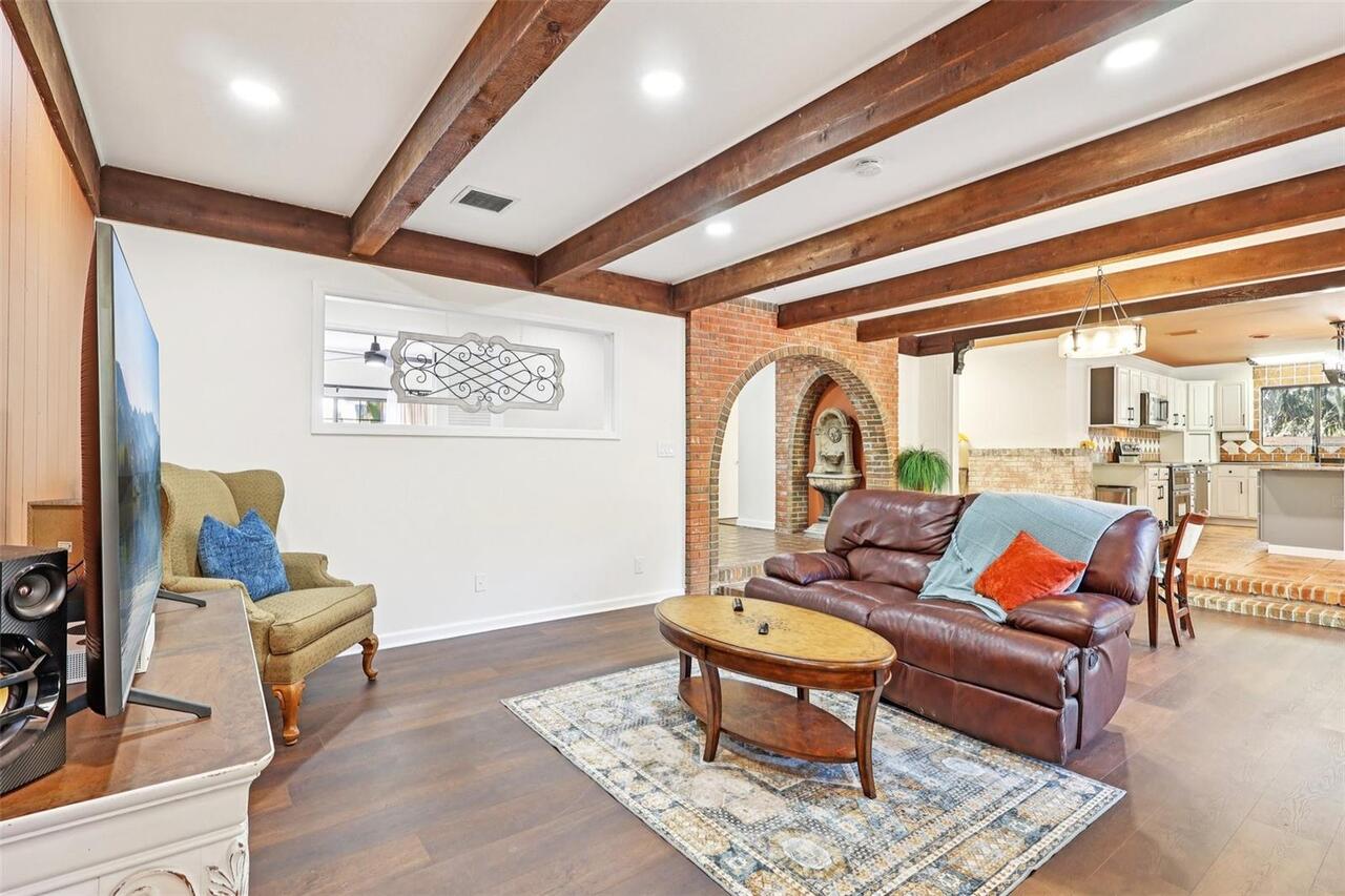 Listing Photo 9