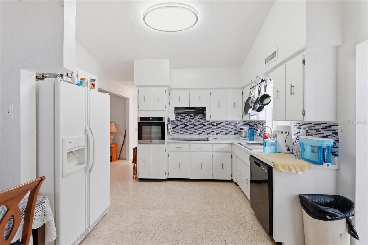 Listing Photo 10