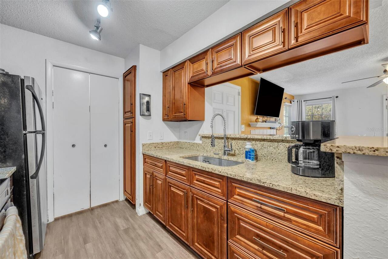 Listing Photo 11