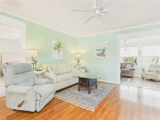 Listing Photo 5