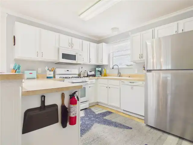 Listing Photo 9