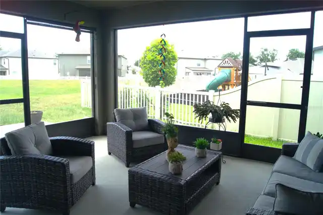 Listing Photo 12