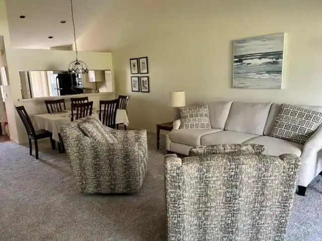 Listing Photo 8