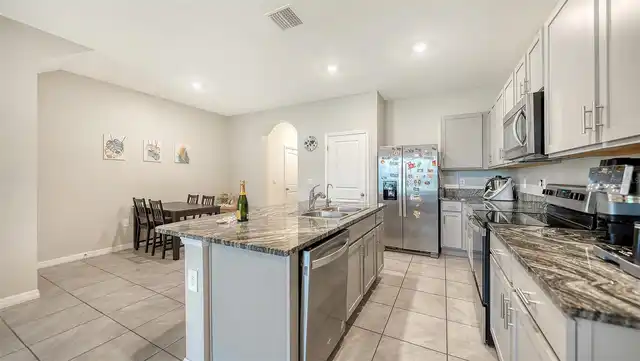 Listing Photo 18