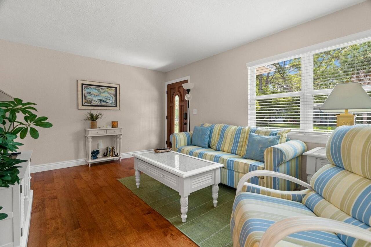 Listing Photo 8