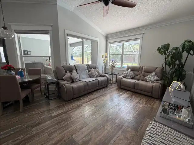 Listing Photo 23