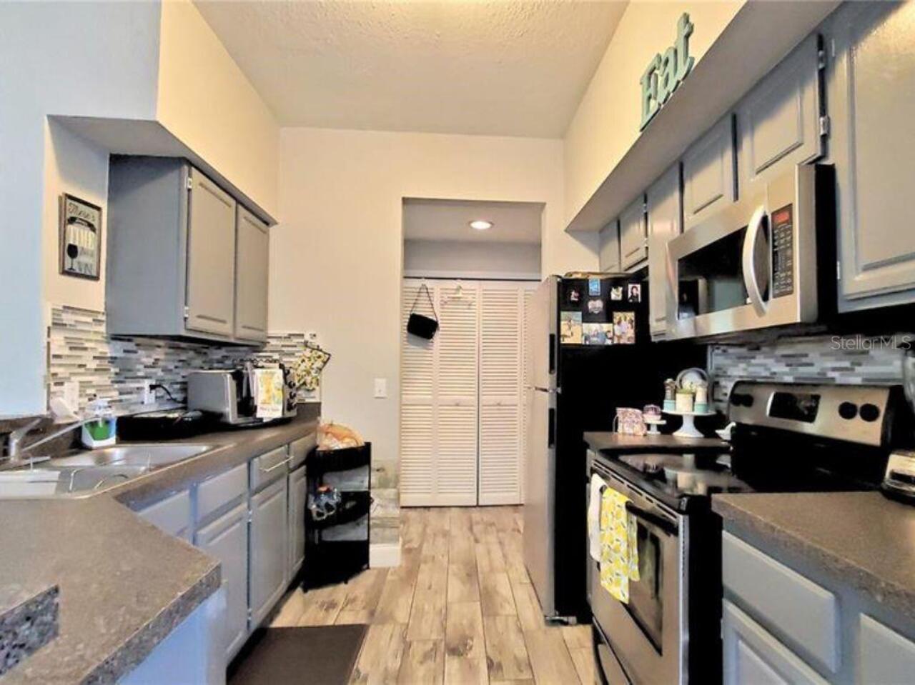 Listing Photo 8