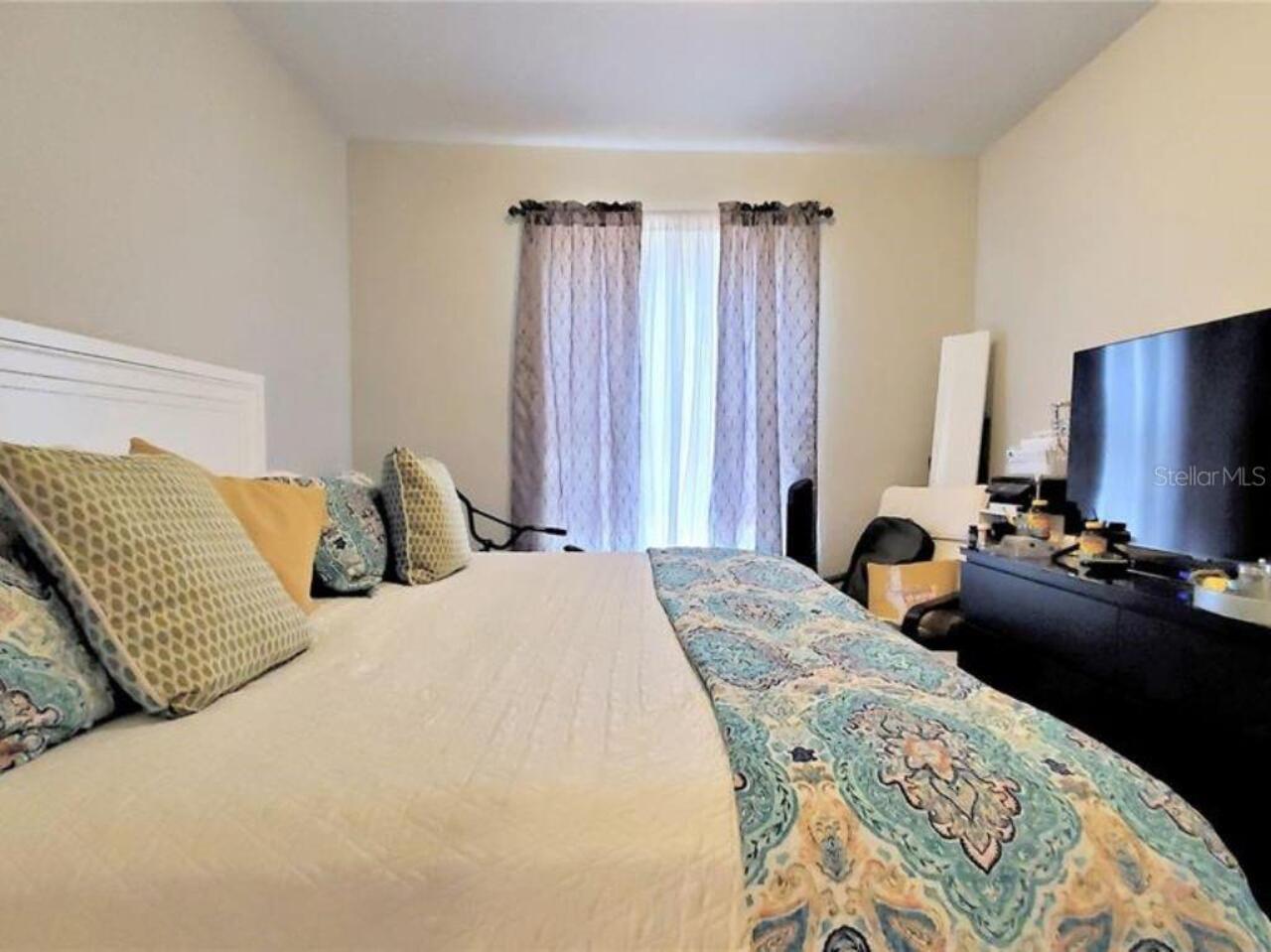 Listing Photo 12