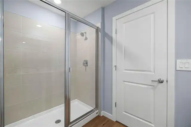 Listing Photo 9