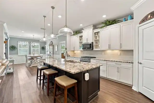 Listing Photo 7