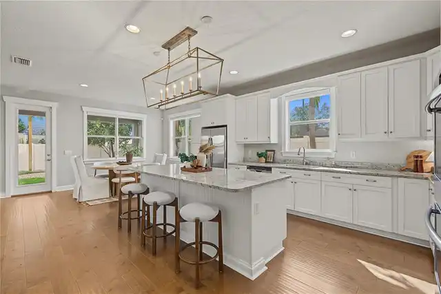 Listing Photo 10