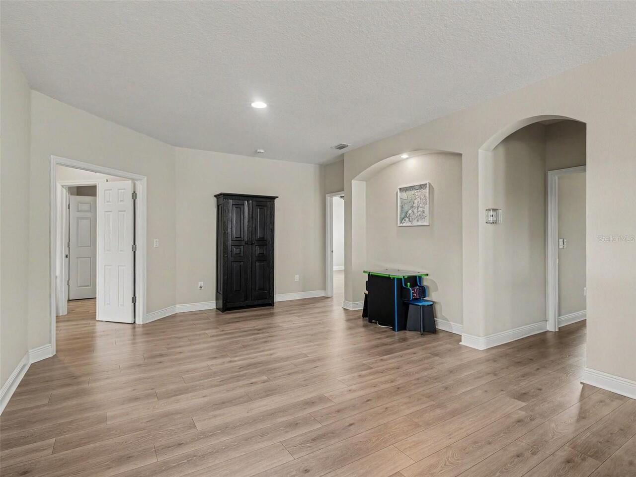 Listing Photo 15