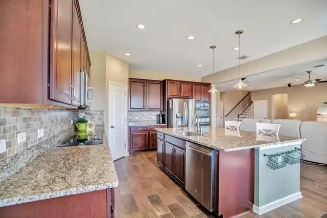 Listing Photo 12