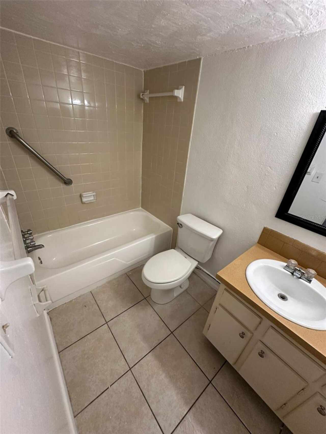 Listing Photo 11