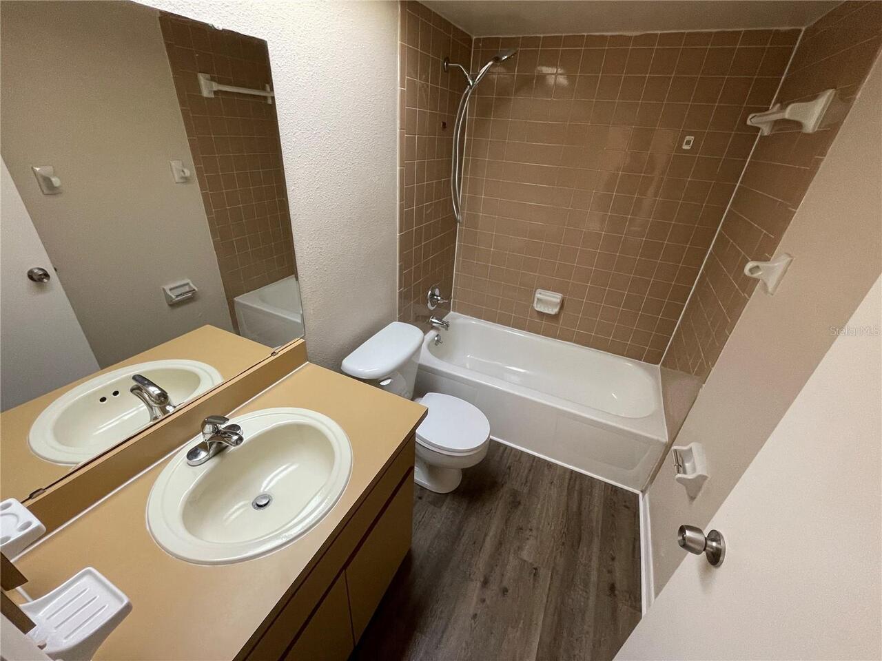 Listing Photo 16