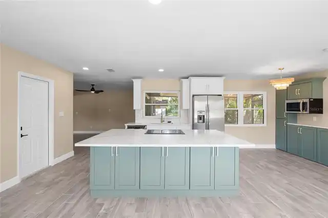 Listing Photo 10
