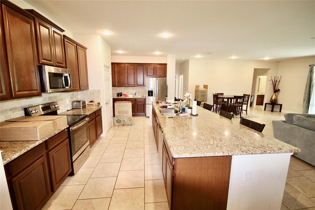 Listing Photo 8