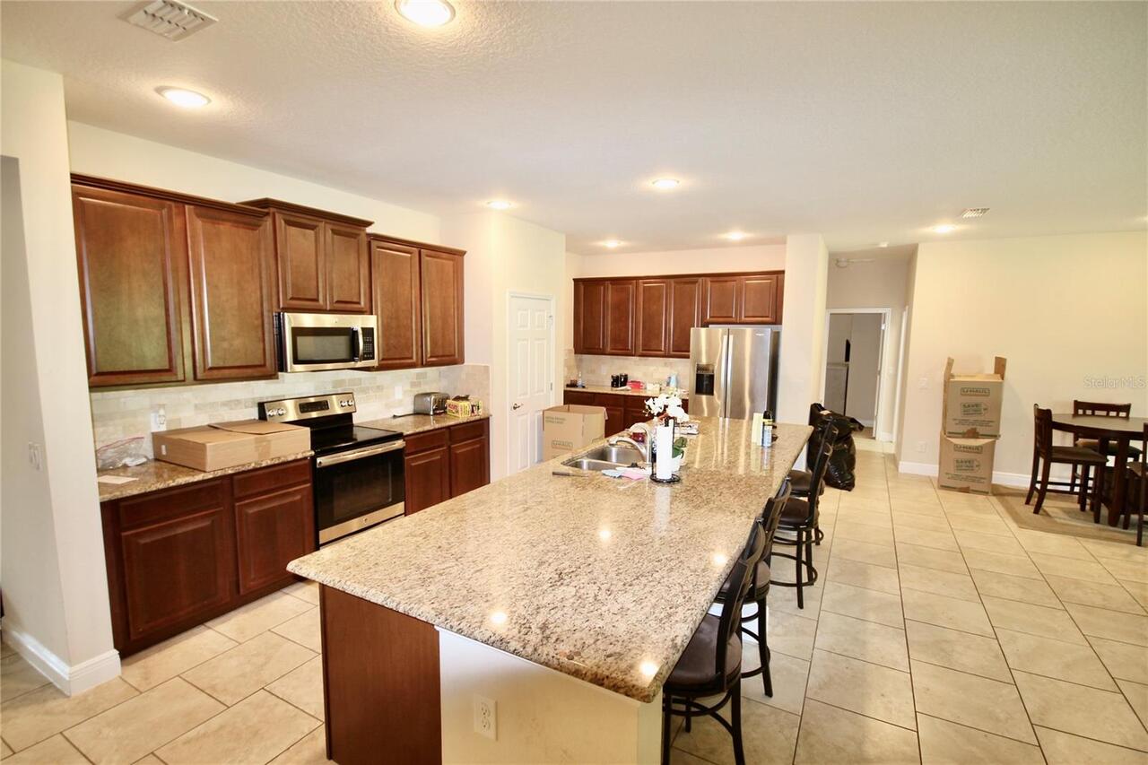 Listing Photo 9