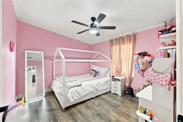 Listing Photo 16