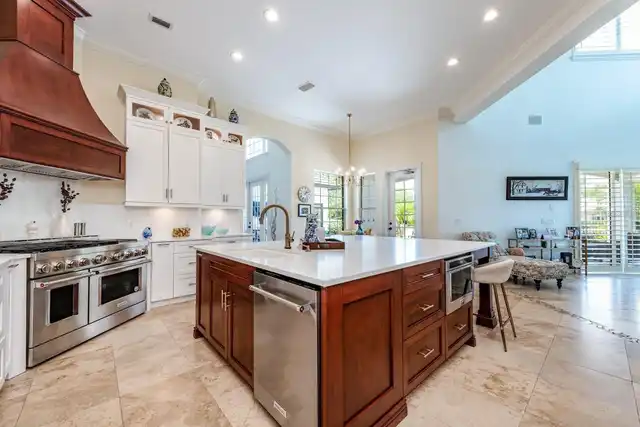 Listing Photo 11