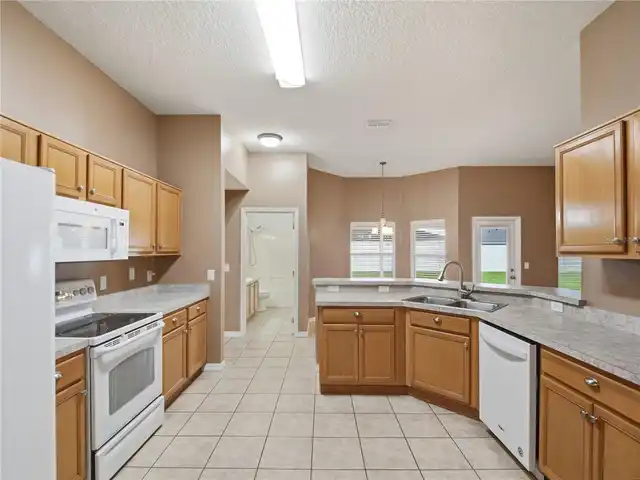 Listing Photo 7