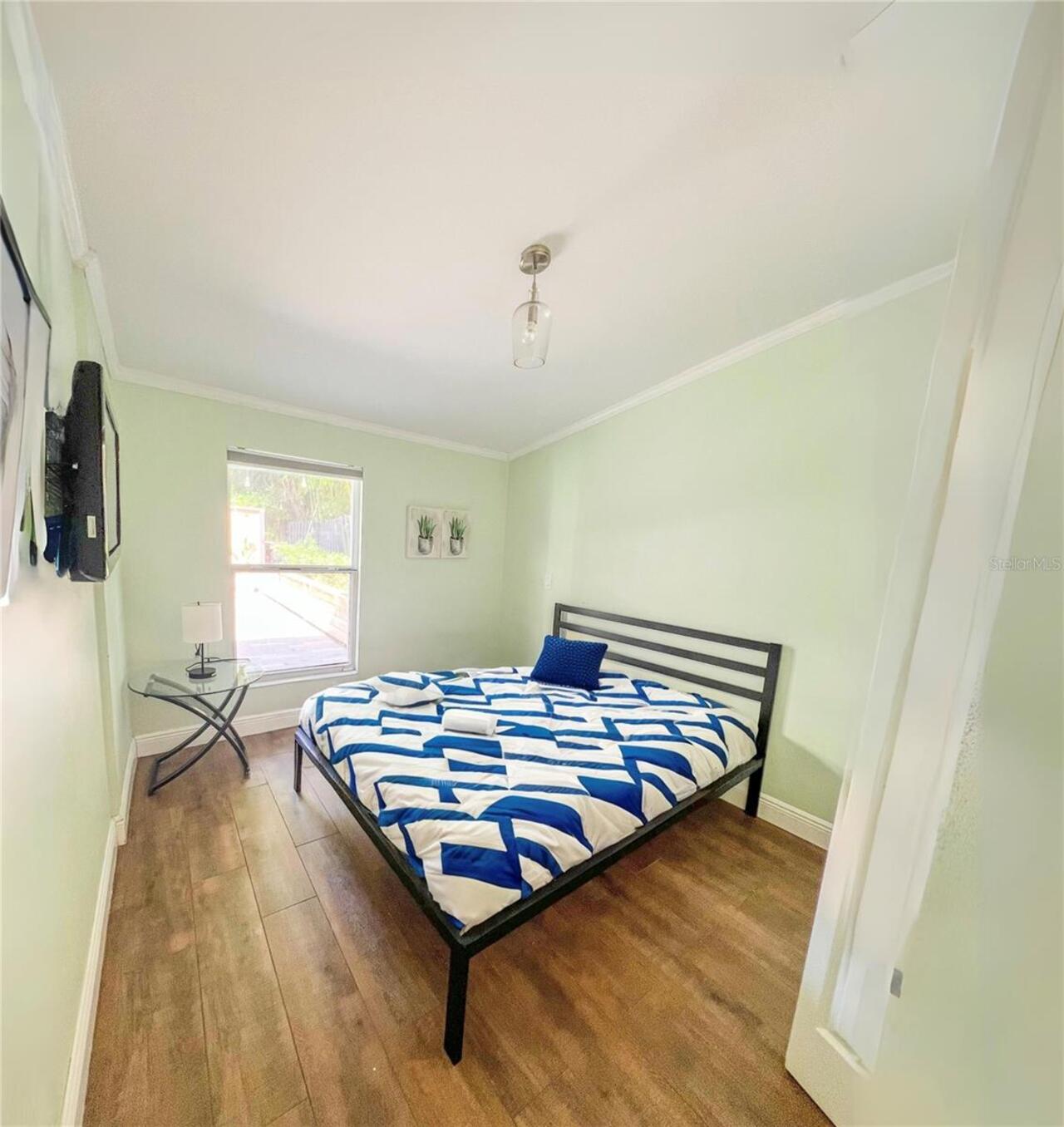 Listing Photo 10