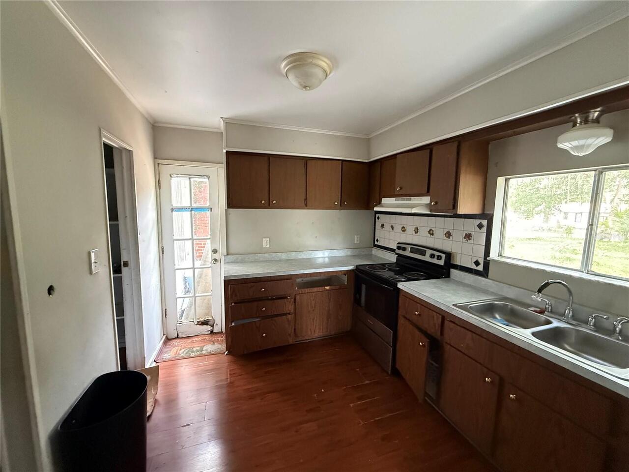 Listing Photo 14