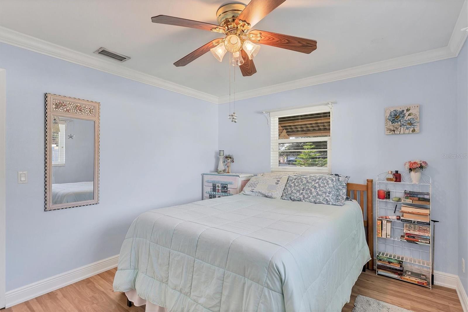 Listing Photo 12