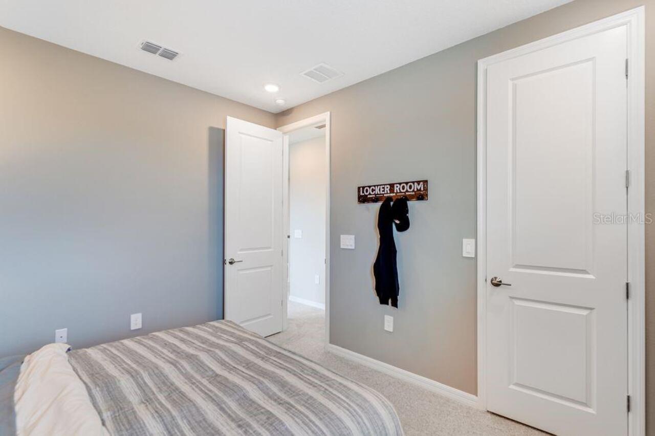 Listing Photo 11