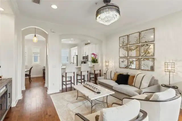 Listing Photo 12