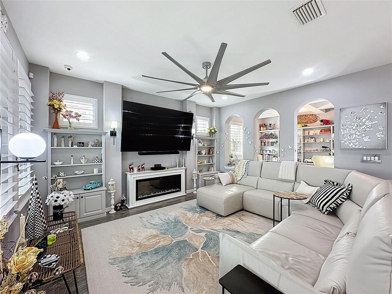 Listing Photo 11